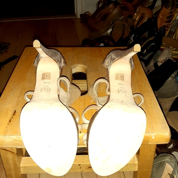 High Heels - Picture 4 of 4